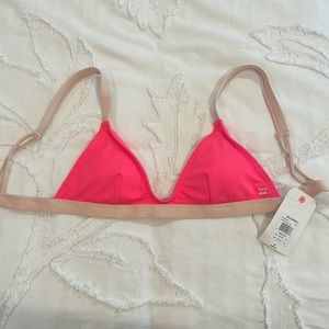 Billabong bikini top size medium